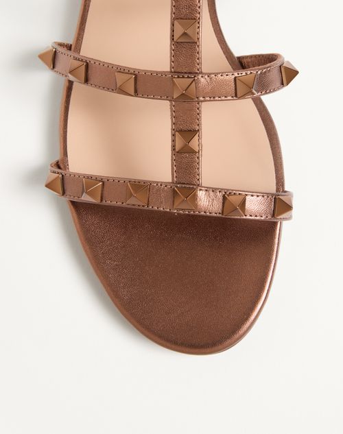Valentino Garavani - Rockstud Flat Metallic Nappa Slide Sandal - Bronze - Woman - Sandals